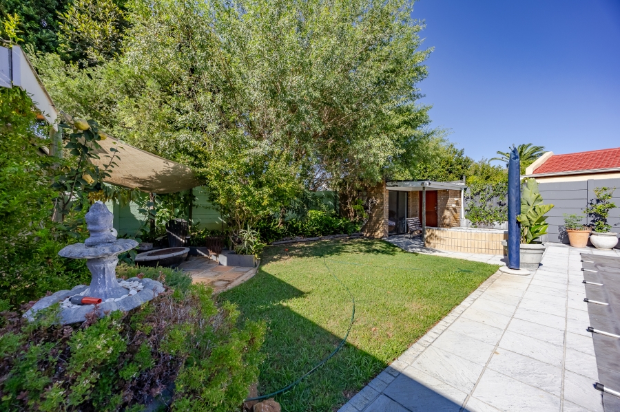 5 Bedroom Property for Sale in Flamingo Vlei Western Cape